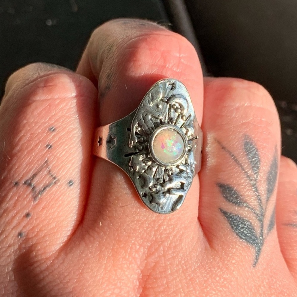 Whimigoth Carved Crystal Ball Hands Unique Dark Essence Magical Ring - Picture 3 of 10